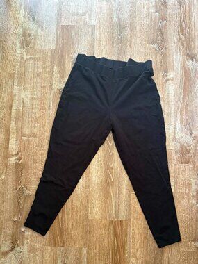 Torrid EUC size 4 Black stirrup legging